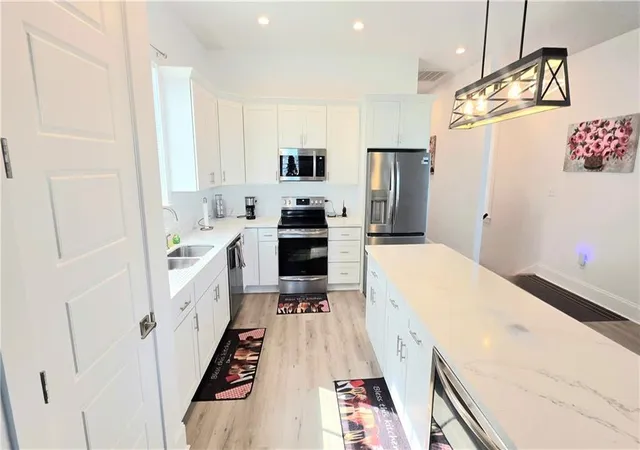 Listing Photo 5 - Condo for sale in building located at 916 & 918 Teche St, New Orleans, LA 70114