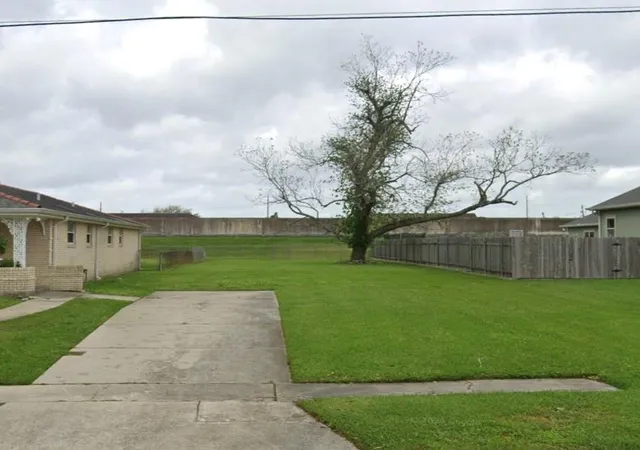 Photo 1 of Land for sale at 6404 Bellaire Dr, New Orleans, LA 70124 | MLS# 2541115 | Listing updated on 2026-08-07