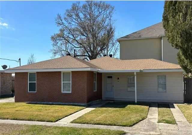 Photo 1 of Single family home for sale at 920 Francis St, Marrero, LA 70072 | MLS# 2536950 | Listing updated on 2026-10-02