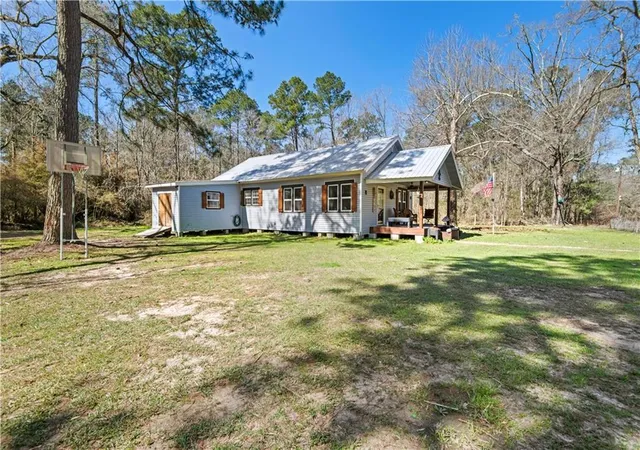 Photo 3 of Single family home for sale at 38335 Lees Landing Rd, Ponchatoula, LA 70454 | MLS# 2541206 | Listing updated on 2026-08-21
