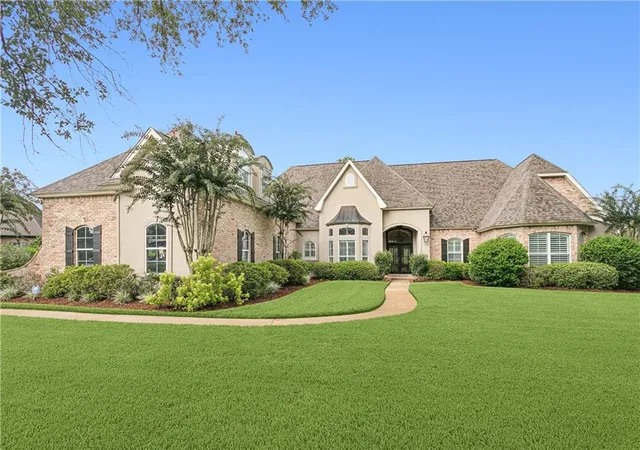 Photo 3 of Single family home for sale at 604 Northwoods Dr, Abita Springs, LA 70420 | MLS# 2541760 | Listing updated on 2026-08-22