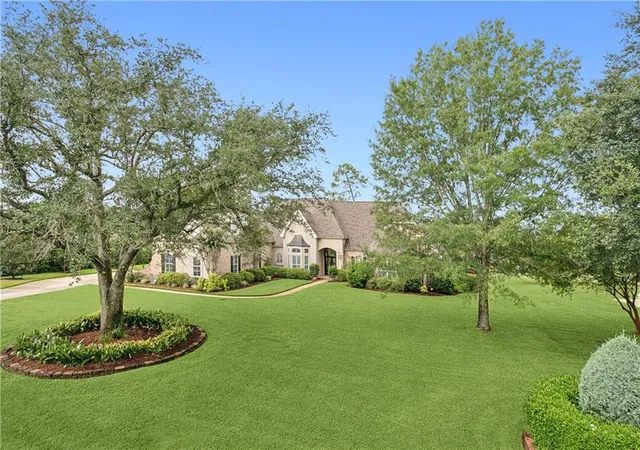 Photo 4 of Single family home for sale at 604 Northwoods Dr, Abita Springs, LA 70420 | MLS# 2541760 | Listing updated on 2026-08-22