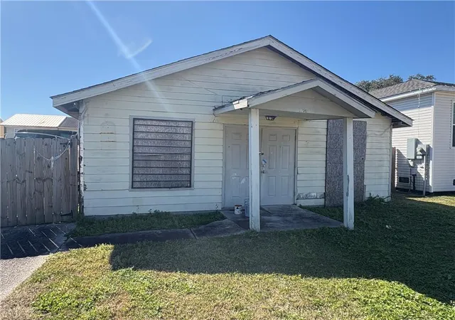2nd image of 6739 Carver Dr, Marrero, LA 70072 | MLS# 2541890