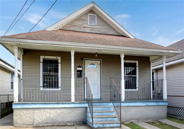 Photo 2 of Sale Pending at 1624 S Saratoga St, New Orleans, LA 70113 | MLS# 2542560 | Listing updated on 2026-08-14