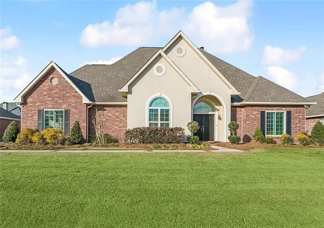 Photo 2 of Sale Pending at 558 Cypress Dr, Luling, LA 70070 | MLS# 2542836 | Listing updated on 2026-08-18