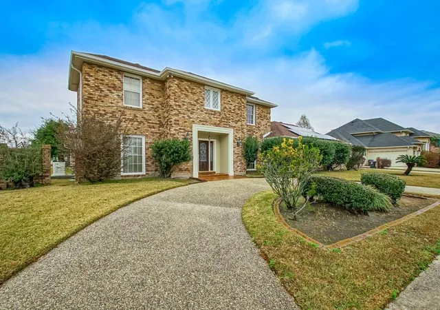 Photo 3 of Single family home for sale at 11111 Lake Forest Blvd, New Orleans, LA 70128 | MLS# 2541275 | Listing updated on 2026-08-19