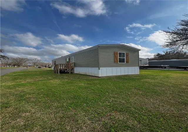 Photo 2 of Single family home for sale at 102 Gibson St, Raceland, LA 70394 | MLS# 2543919 | Listing updated on 2026-08-10