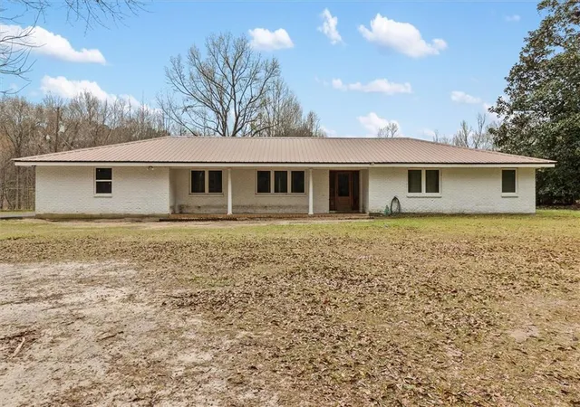 1st image of 2950 S Byrd Ave, Bogalusa, LA 70427 | MLS# 2545128