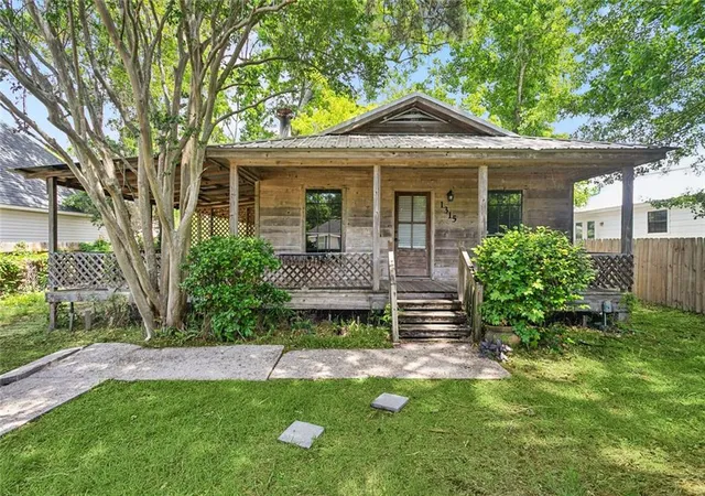 1st image of 1315 America St, Mandeville, LA 70448 | MLS# 2545443