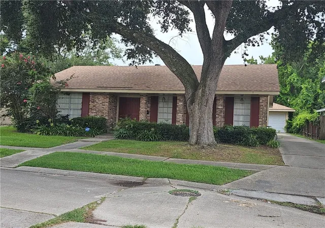 Photo 2 of Single family home for sale at 3827 Mimosa Dr, New Orleans, LA 70131 | MLS# 2545628 | Listing updated on 2026-08-18
