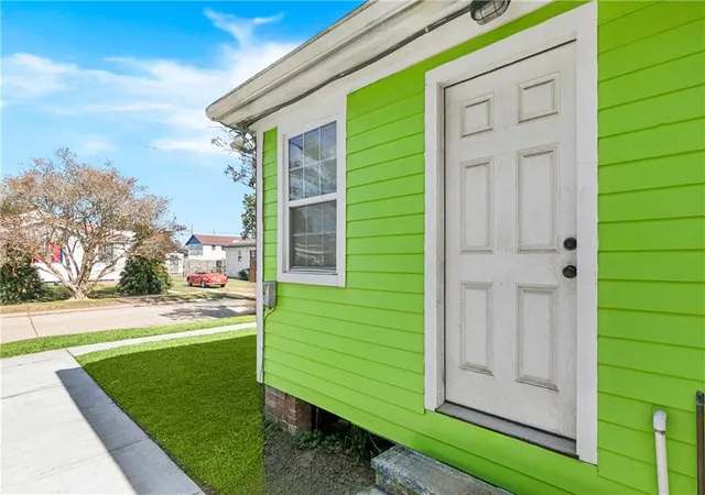 Listing Photo 2 - Condo for sale in building located at 16 Hawkins Ave, Jefferson, LA 70121 - Unit #
