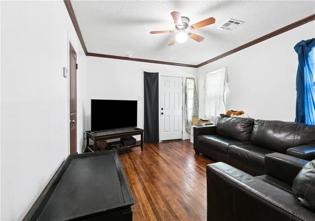Photo 3 of House for sale at 16 Hawkins Ave, Jefferson, LA 70121 | MLS# 2545874 | Listing updated on 2026-09-28