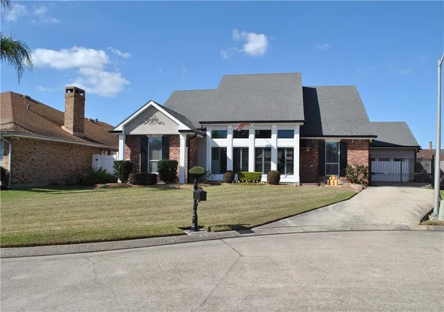 1st image of 10 Millwood Ct, Marrero, LA 70072 | MLS# 2545771