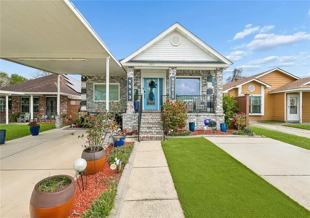 Photo 2 of Single family home for sale at 1913 Constantine Dr, Marrero, LA 70072 | MLS# 2546314 | Listing updated on 2026-09-23