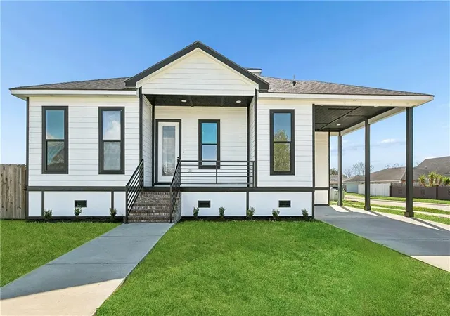 2nd image of 3401 Plaza Dr, Chalmette, LA 70043 | MLS# 2546597