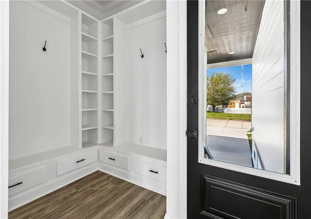 3rd image of 3401 Plaza Dr, Chalmette, LA 70043 | MLS# 2546597