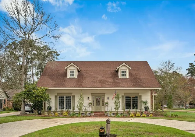 2nd image of 925 Winona Dr, Mandeville, LA 70471 | MLS# 2546993