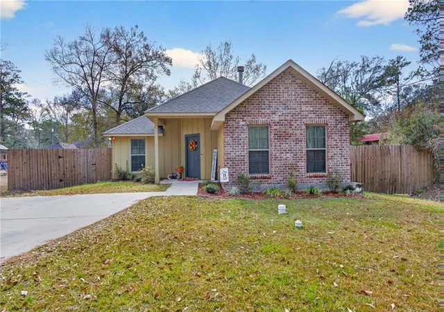Photo 1 of Single family home for sale at 27452 John Ln, Lacombe, LA 70445 | MLS# 2546262 | Listing updated on 2026-08-11