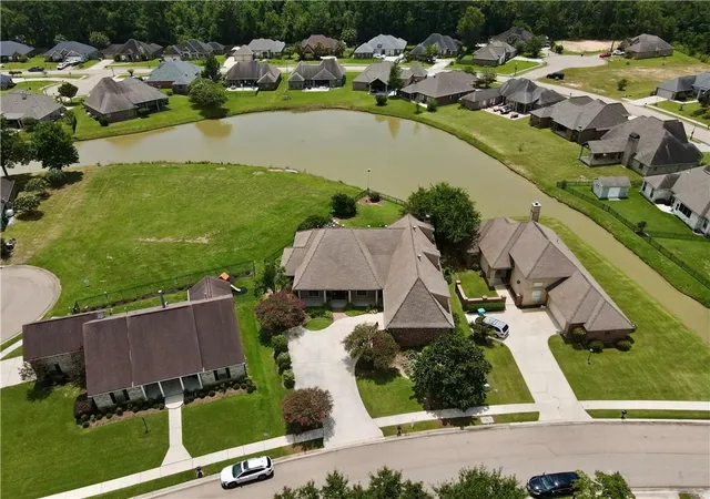 Photo 4 of Single family home for sale at 451 Lake Orleans Blvd, Ponchatoula, LA 70454 | MLS# 2547276 | Listing updated on 2026-08-11