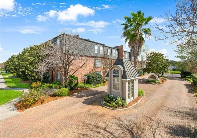 Photo 1 of Condo for sale at 2511 Metairie Lawn Dr #316, Metairie, LA 70002 | MLS# 2548026 | Listing updated on 2026-08-06