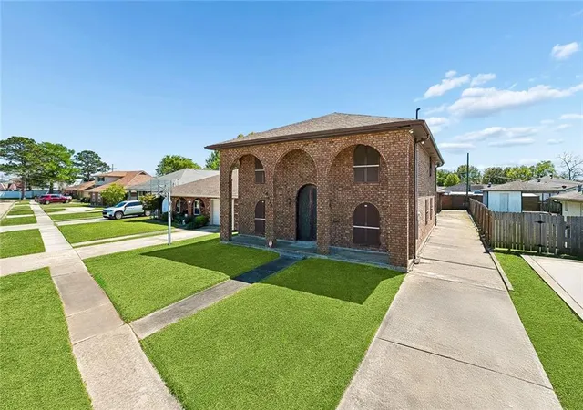 Photo 2 of Single family home for sale at 4424 Loveland St, Metairie, LA 70006 | MLS# 2548972 | Listing updated on 2026-08-13