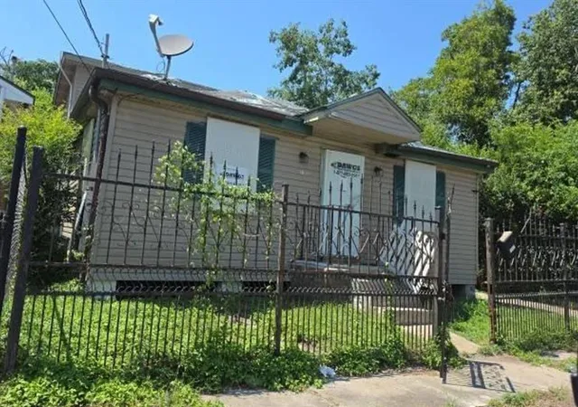 Photo 1 of Single family home for sale at 1436 Strand Ct, New Orleans, LA 70117 | MLS# 2549555 | Listing updated on 2026-08-20