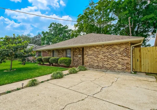 Photo 2 of Single family home for sale at 1115 Hudson St, Kenner, LA 70062 | MLS# 2549704 | Listing updated on 2026-08-09