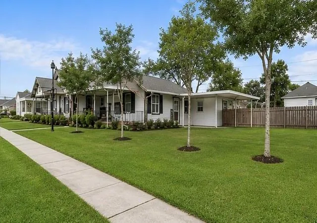 2nd image of 1528 Schnell Dr, Arabi, LA 70032 | MLS# 2550808