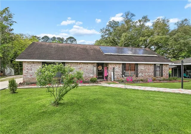 Photo 1 of Single family home for sale at 213 N 2nd Street, Amite, LA 70422 | MLS# 2550851 | Listing updated on 2026-08-19