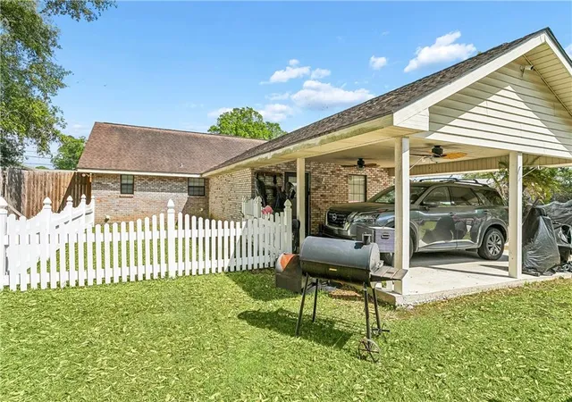 Photo 2 of Single family home for sale at 213 N 2nd Street, Amite, LA 70422 | MLS# 2550851 | Listing updated on 2026-08-19