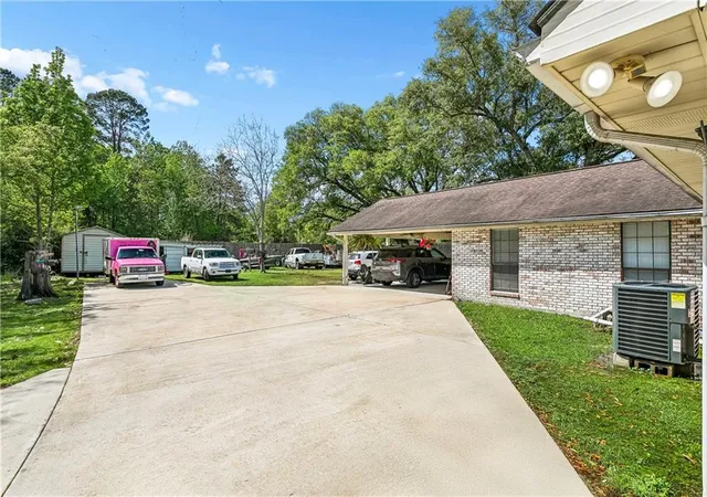 Photo 2 of Single family home for sale at 213 N 2nd Street, Amite, LA 70422 | MLS# 2550851 | Listing updated on 2026-08-19
