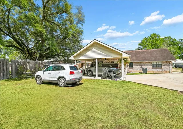Photo 3 of Single family home for sale at 213 N 2nd Street, Amite, LA 70422 | MLS# 2550851 | Listing updated on 2026-08-19