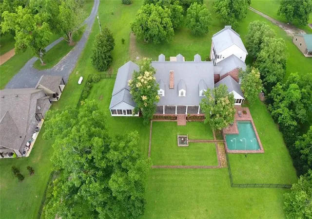Photo 1 of Mansion for sale at 164 Melrose Bnd Blvd, Natchez, LA 71456 | MLS# 2550846 | Listing updated on 2026-08-06