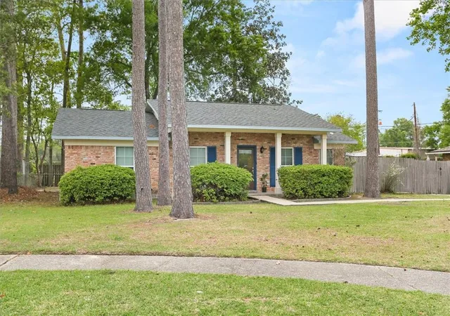 Photo 2 of Single family home for sale at 651 Dale Dr, Slidell, LA 70458 | MLS# 2551121 | Listing updated on 2026-08-17