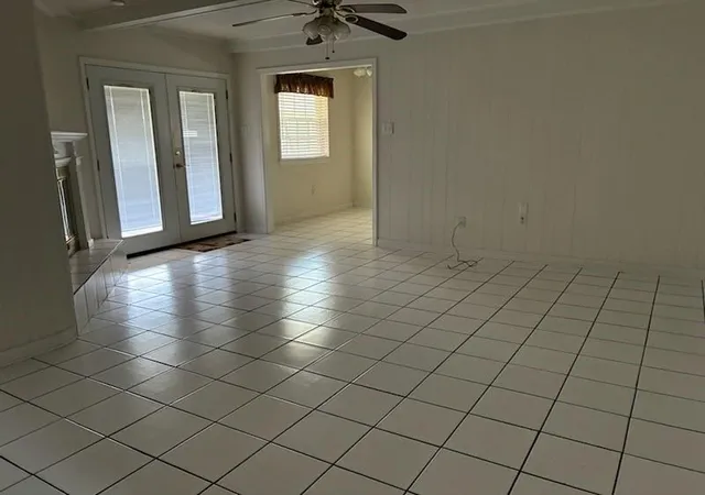 Photo 3 of Single family home for sale at 2207 N Friendship Dr, Harvey, LA 70058 | MLS# 2550878 | Listing updated on 2026-08-17