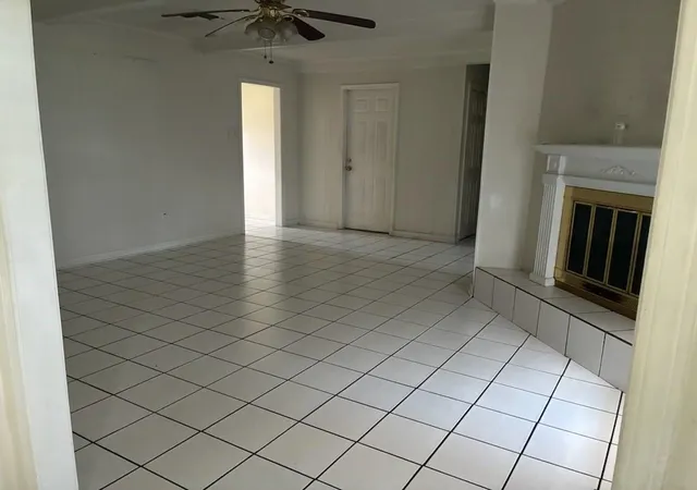 Photo 4 of Single family home for sale at 2207 N Friendship Dr, Harvey, LA 70058 | MLS# 2550878 | Listing updated on 2026-08-17