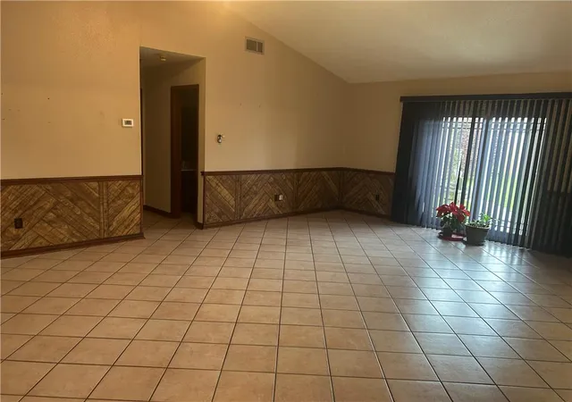 Photo 3 of Single family home for sale at 1609 Celtic Dr, Marrero, LA 70072 | MLS# 2551302 | Listing updated on 2026-08-06