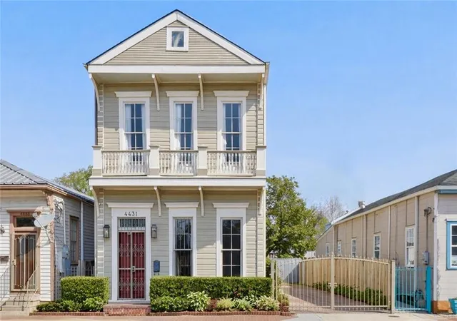 1st image of 4431 Tchopitoulas St, New Orleans, LA 70115 | MLS# 2550290
