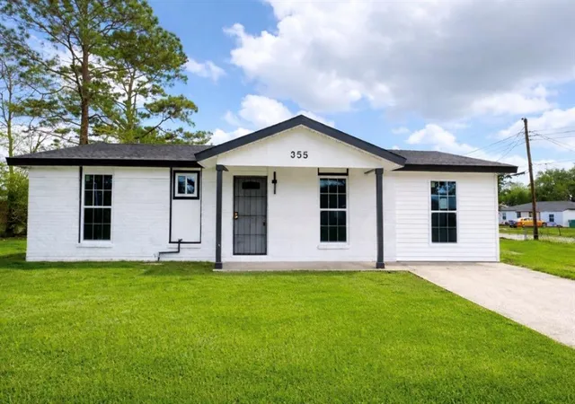 Photo 1 of Single family home for sale at 355 Azalea Dr, Waggaman, LA 70094 | MLS# 2551173 | Listing updated on 2026-08-25