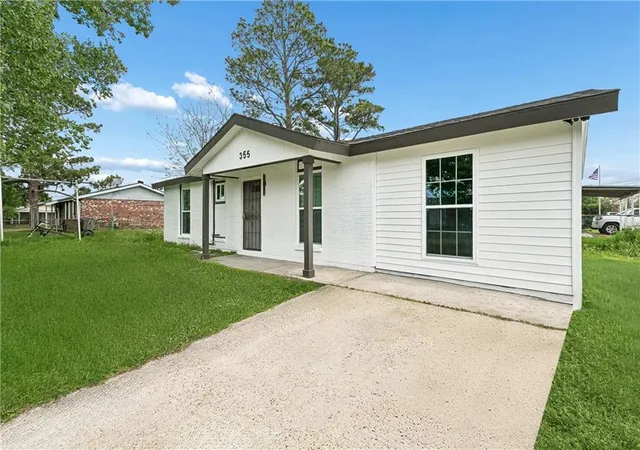 Photo 2 of Single family home for sale at 355 Azalea Dr, Waggaman, LA 70094 | MLS# 2551173 | Listing updated on 2026-08-25