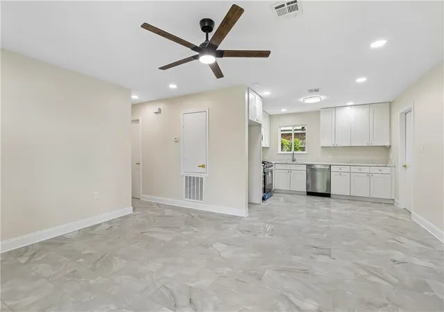 Photo 3 of Single family home for sale at 355 Azalea Dr, Waggaman, LA 70094 | MLS# 2551173 | Listing updated on 2026-08-25
