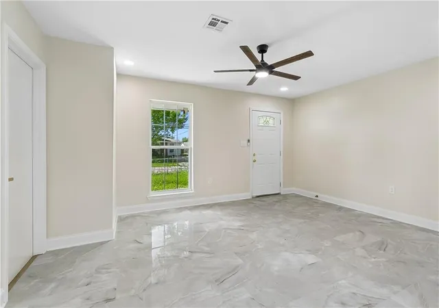 Photo 4 of Single family home for sale at 355 Azalea Dr, Waggaman, LA 70094 | MLS# 2551173 | Listing updated on 2026-08-25