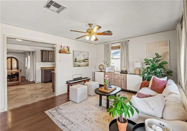Photo 3 of Single family home for sale at 2324 Mississippi Ave, Metairie, LA 70003 | MLS# 2548039 | Listing updated on 2026-08-16