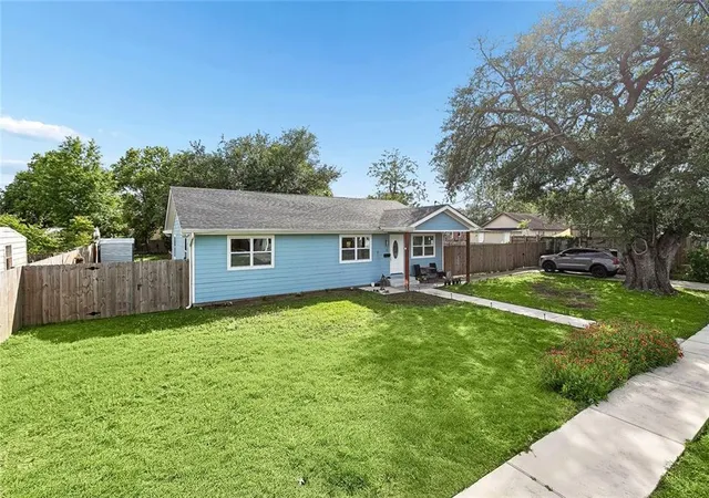 Photo 2 of Single family home for sale at 2111 10th Street, Kenner, LA 70062 | MLS# 2551989 | Listing updated on 2026-08-20