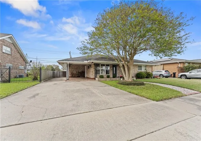 2nd image of 1104 Perrin Dr, Arabi, LA 70032 | MLS# 2537769