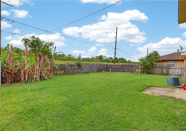 Photo 2 of Single family home for sale at 5441 Tusa Dr, Marrero, LA 70072 | MLS# 2551908 | Listing updated on 2026-08-21