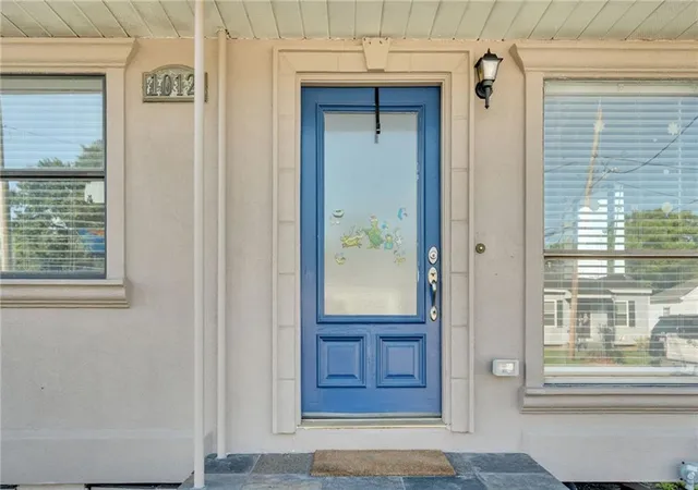 Photo 3 of Single family home for sale at 1012 Center St, Arabi, LA 70032 | MLS# 2552105 | Listing updated on 2026-08-19