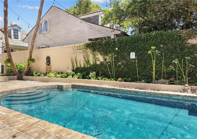 Photo 2 of Sale Pending at 618 Dauphine St #1B, New Orleans, LA 70112 | MLS# 2552372 | Listing updated on 2026-08-23