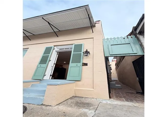 Photo 4 of Sale Pending at 618 Dauphine St #1B, New Orleans, LA 70112 | MLS# 2552372 | Listing updated on 2026-08-23