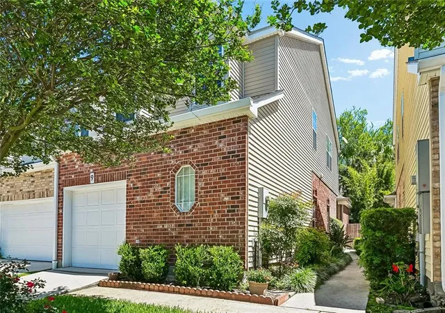 Photo 1 of Townhouse for sale at 9 W Nouveau Ln, Metairie, LA 70003 | MLS# 2551371 | Listing updated on 2026-08-18
